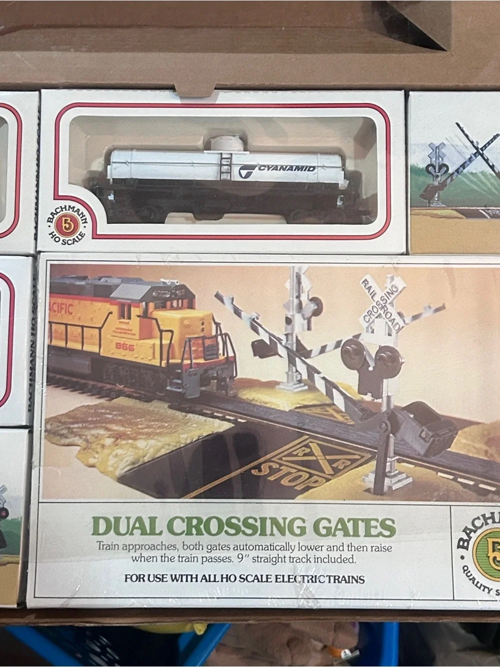 Vintage Bachmann Rail Builder HO Electric Train Set • Diesel Engine + 7 Cars